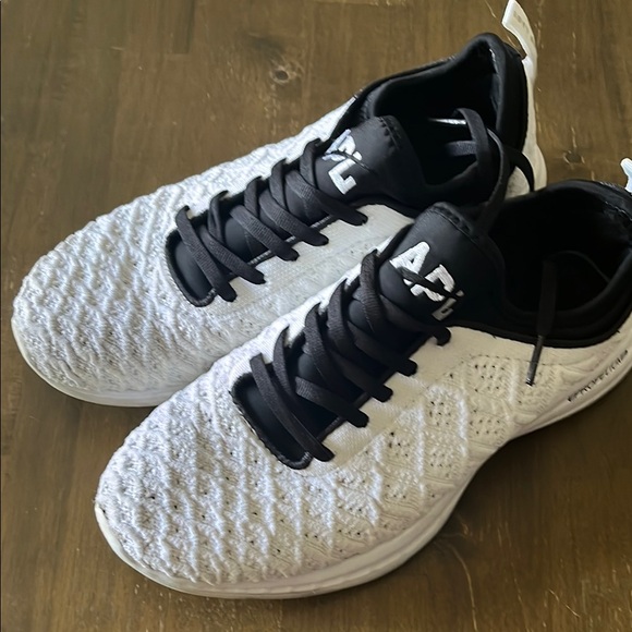 APL Shoes - APL gray and Black Athletic 8.5 tech loom
